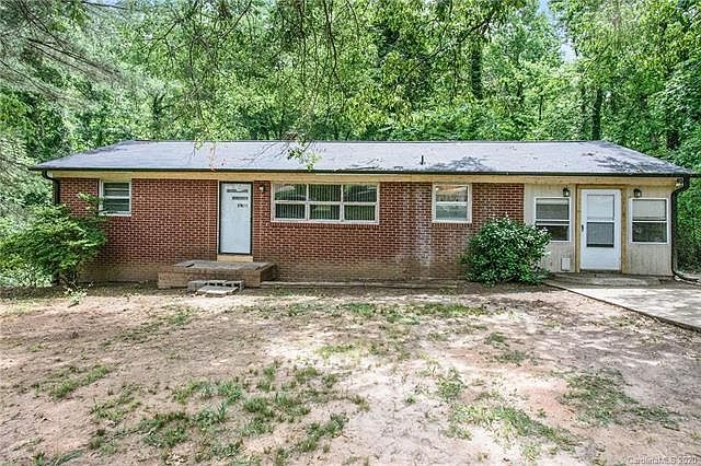 1st image of 2125 Fallsdale Dr