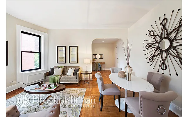 Sold by Douglas Elliman | media 24