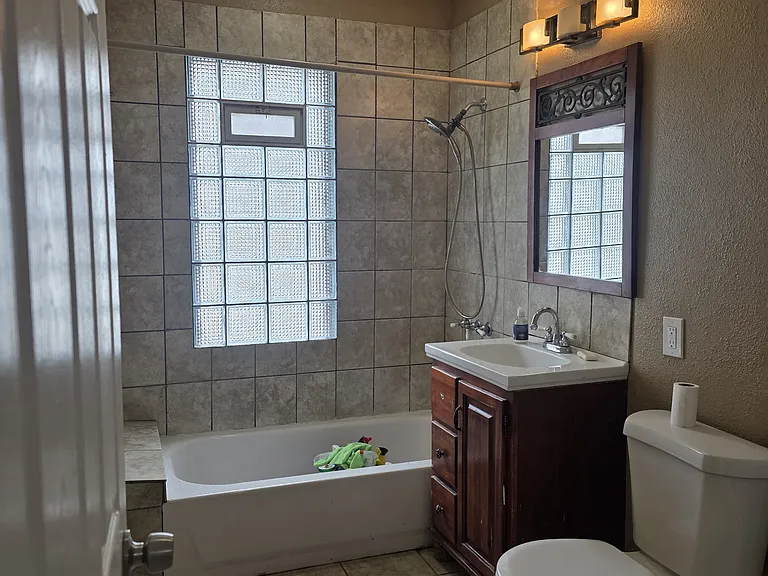 3400 N Vel R Phillips Ave — Photo 6