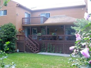 33 Country Club Ln #B, Milford, MA 01757