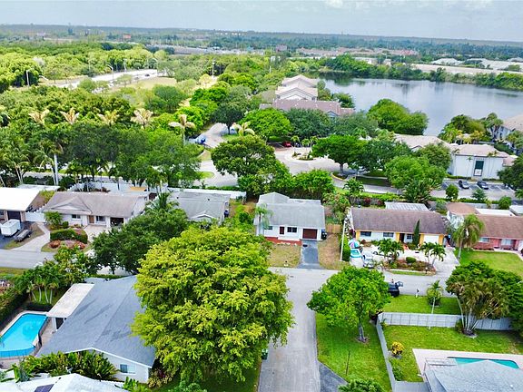 4th image of 6331 NW 34th Avenue