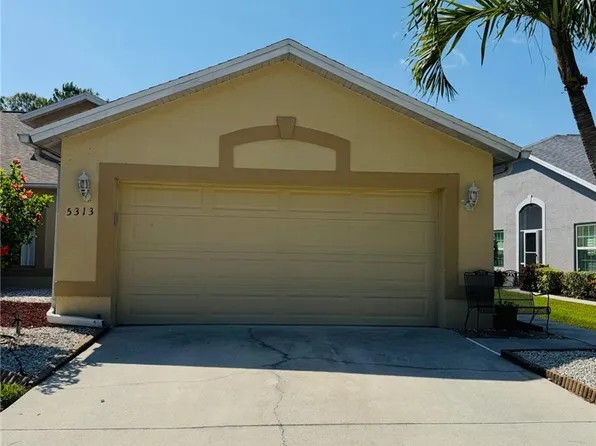 5313 Whitten Dr #84, Naples, FL 34104