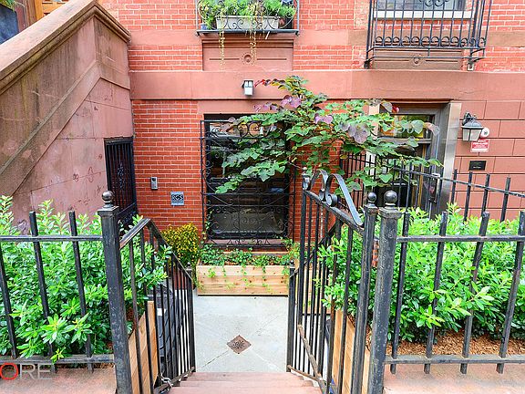 2nd image of 254 W 123rd St #1