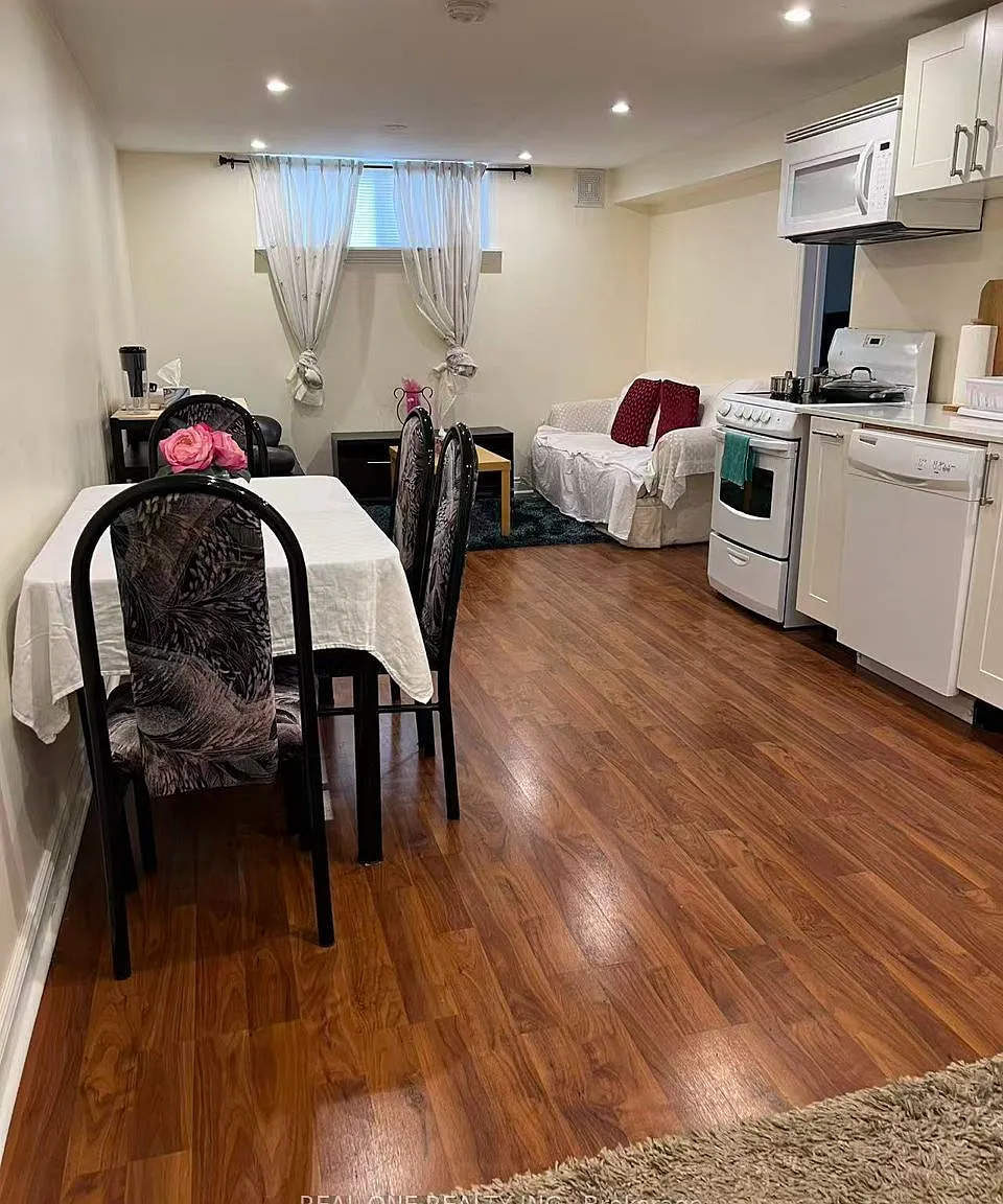3 bed, $1,700 — Photo 2