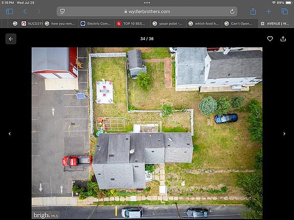 2nd image of 39 E 2nd Ave