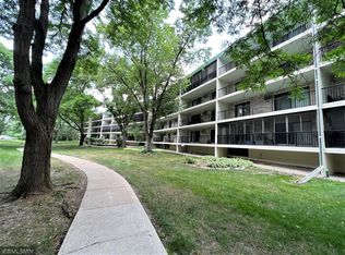 10531 Cedar Lake Rd APT 214, Minnetonka, MN 55305