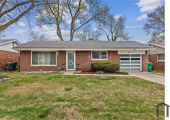 913 Lebon Dr