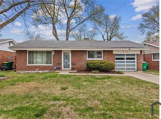913 Lebon Dr, Saint Louis, MO 63137