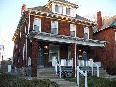1st image of 372 E Oakland Ave