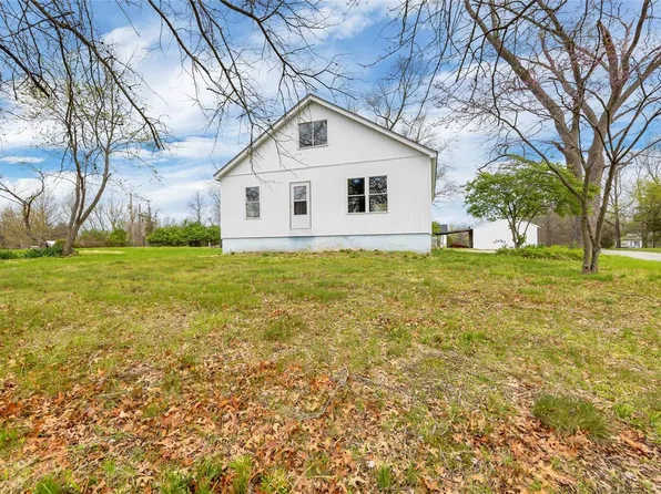 1854 Old Gray Summit Rd, Pacific, MO 63069