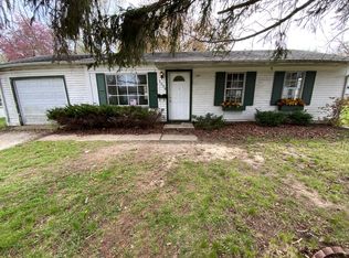 1504 Edgewood Dr, Danville, IL 61832