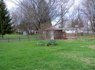 11 Wellington Rd, North Syracuse, NY 13212