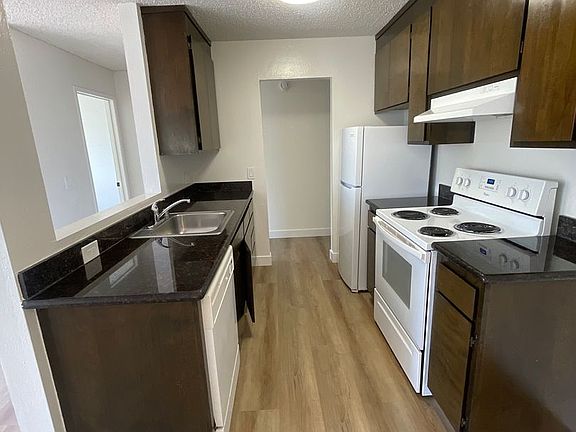 4th image of 389 Vernon St APT 201