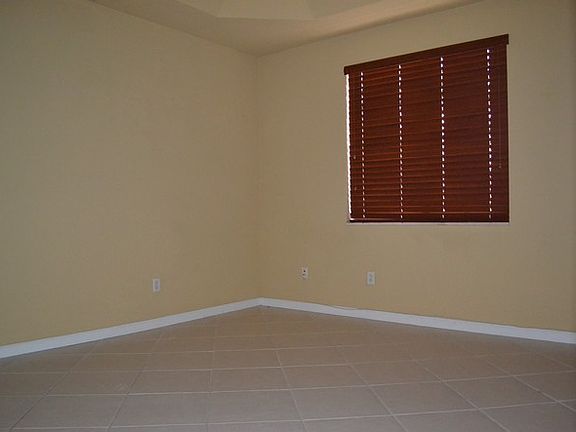 4th image of 1556 Passion Vine Cir #26-2