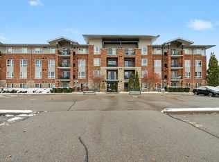 60 Lynnmore St #112, Guelph, ON N1L 0J8
