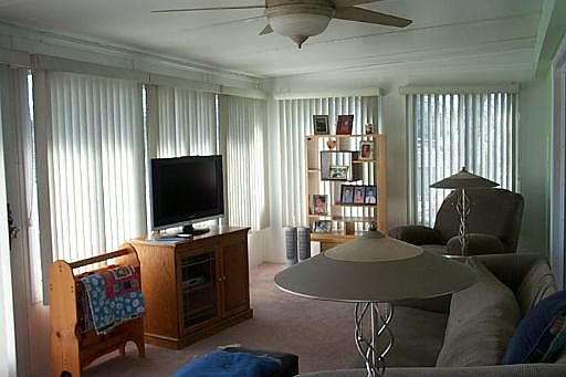 3rd image of 535 Bernard Dr
