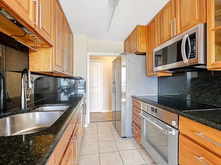 200 Winston Dr #2019 — Photo 10