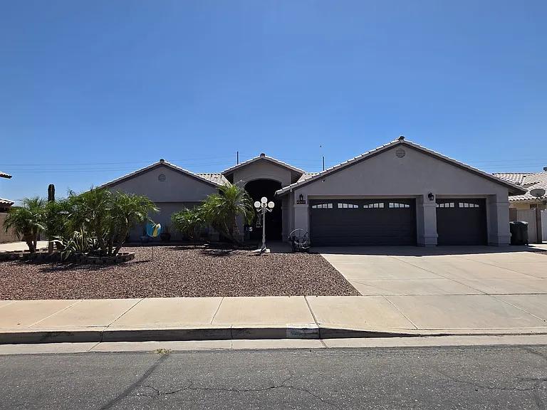 2495 S 34th Ave — Photo 1