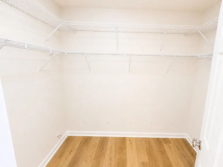 225 Harvester Dr — Photo 11
