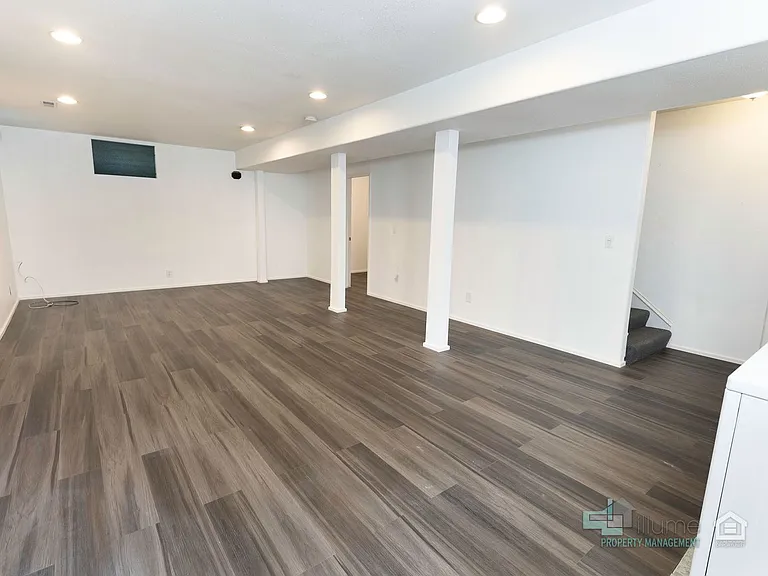 20630 Willamette Dr — Photo 30