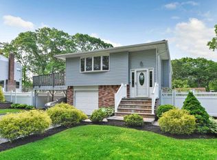 382 Wildwood Rd, Ronkonkoma, NY 11779