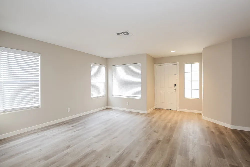 3 bed, 3.0 bath, 1882 sqft, $3,270 — Photo 4