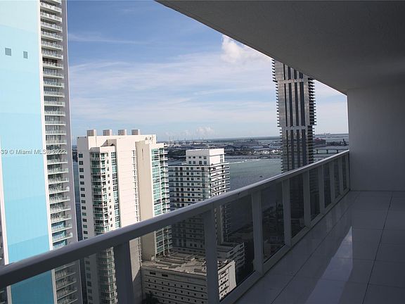 3rd image of 600 NE 27th St APT 3203