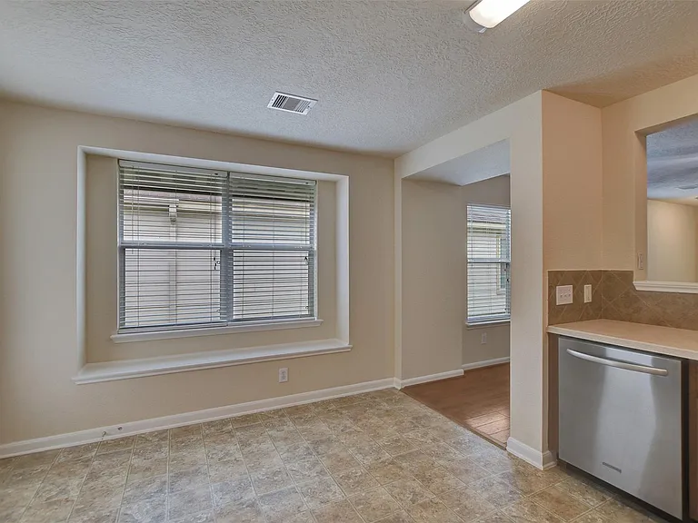 3131 Beacon Grove St — Photo 15