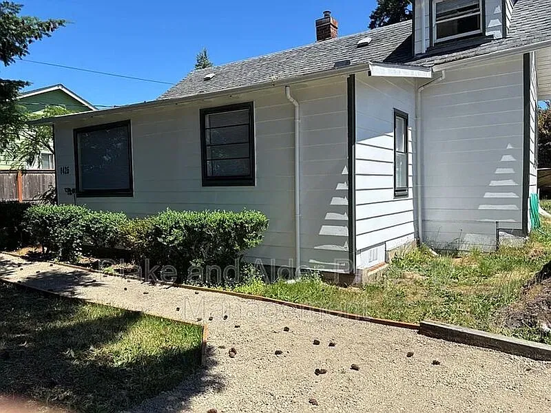 2 bed, 1.0 bath, 1084 sqft, $2,195 — Photo 4