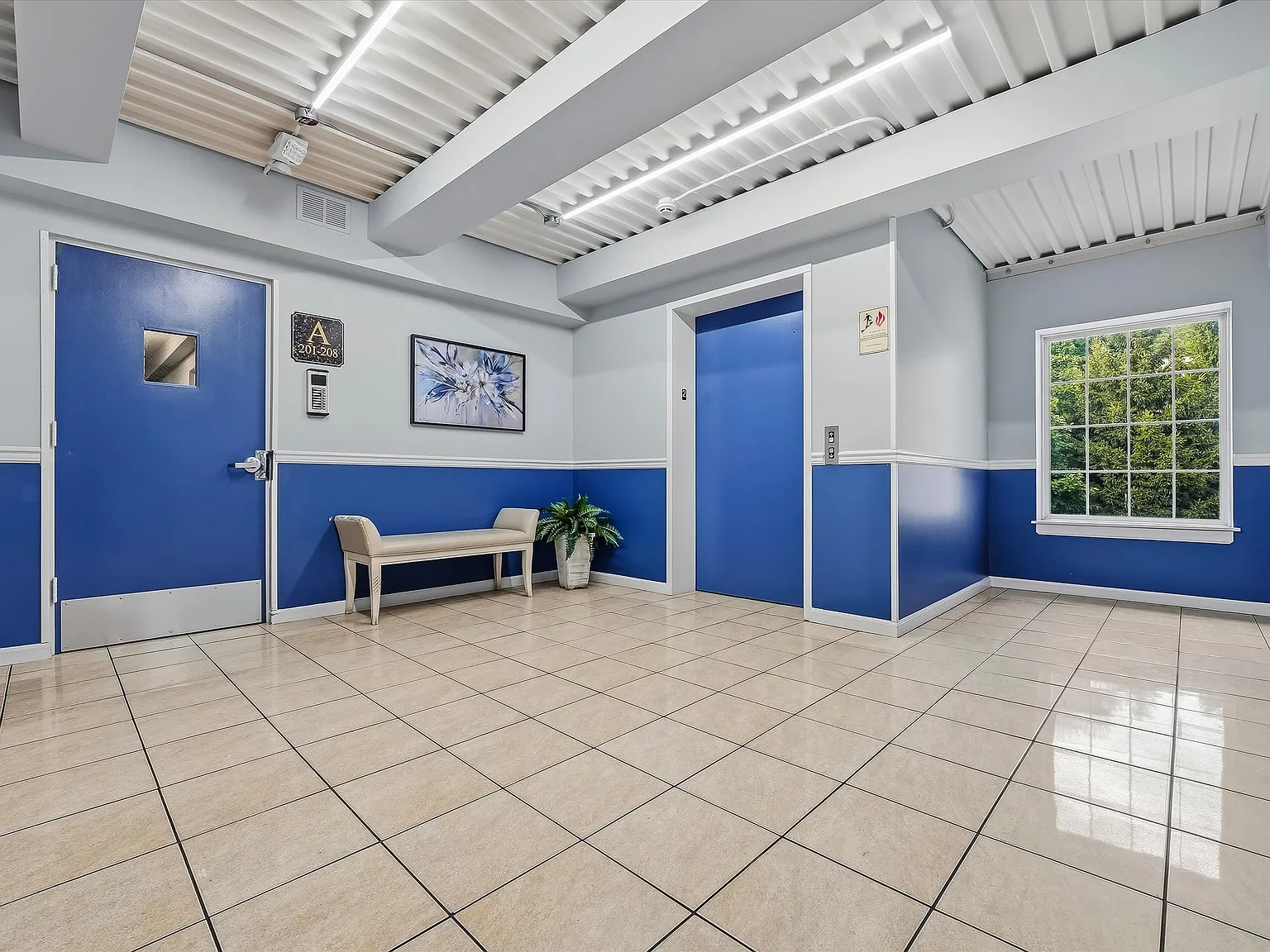 2 bed, 1.5 bath, 900 sqft, $2,700 — Photo 4