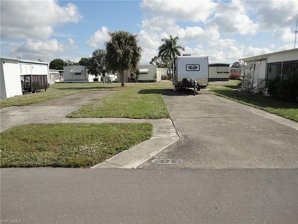 1st image of 279 Poinsettia Dr