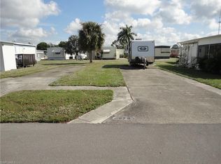 279 Poinsettia Dr, Fort Myers, FL 33905