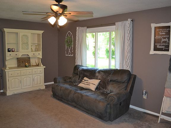 3rd image of 26230 W Willow Ln