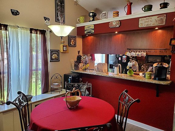 5th image of 4169 Brighton Dr