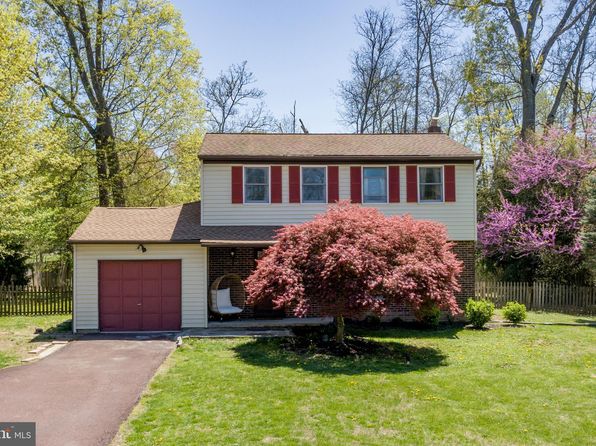 2741 Valley Woods Rd, Hatfield, PA 19440