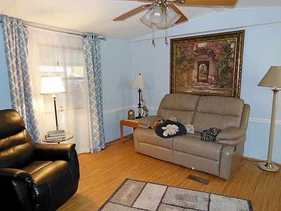 2nd image of 27 Leisure Dr