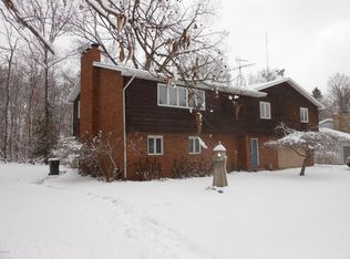 8846 Maplewood Dr, Berrien Springs, MI 49103