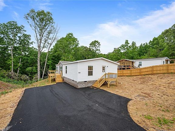 3rd image of 3250 Baker Rd