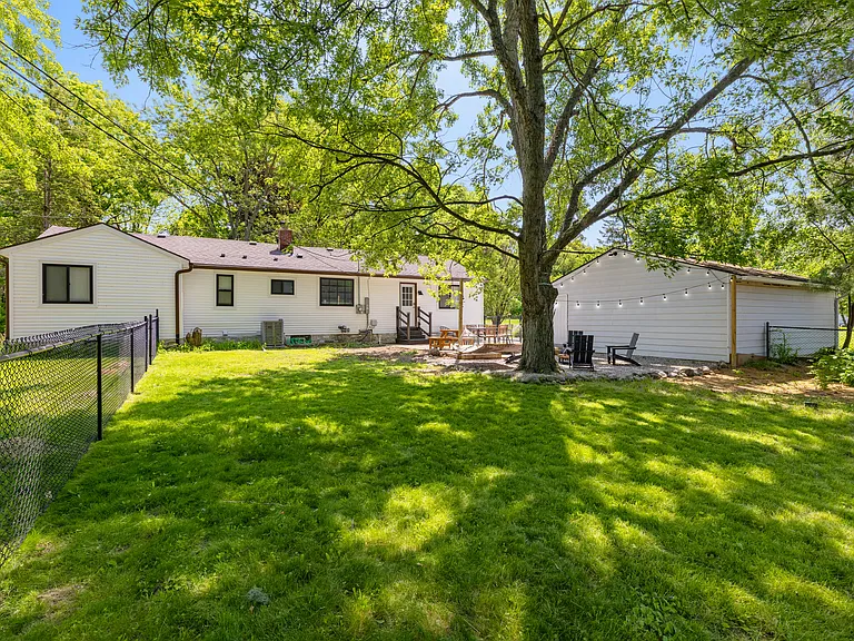 665 E Ridge Rd — Photo 47