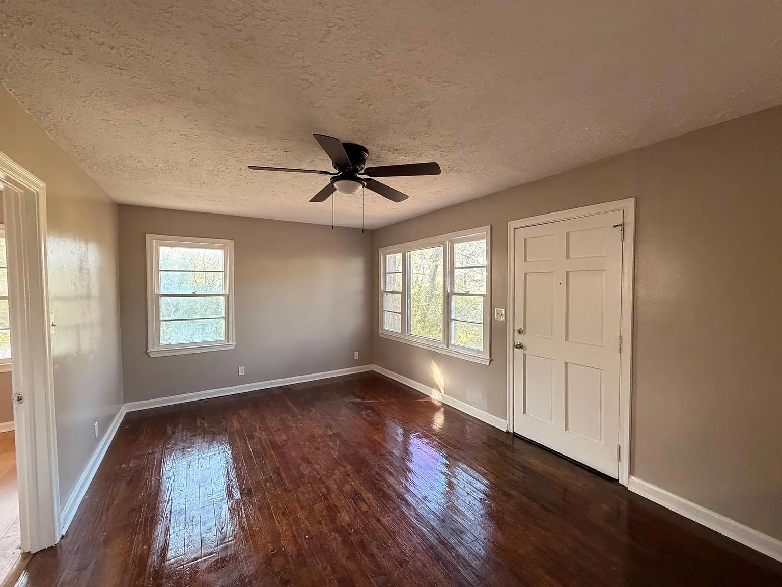 2 bed, 928 sqft, $950 — Photo 4