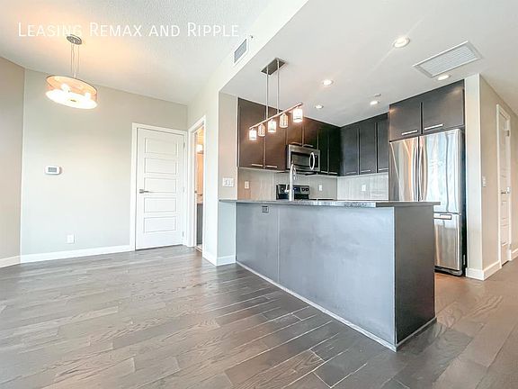 5th image of 225 NE 11th Ave SE #2603