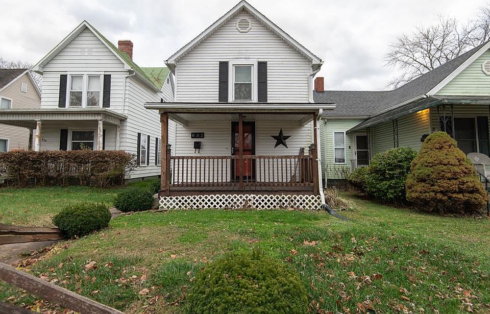 1st image of 832 E Main St