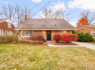 22686 Maple Ave, Farmington, MI 48336