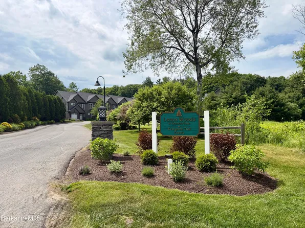 28 Evergreen Trl #28, Lenox, MA 01240