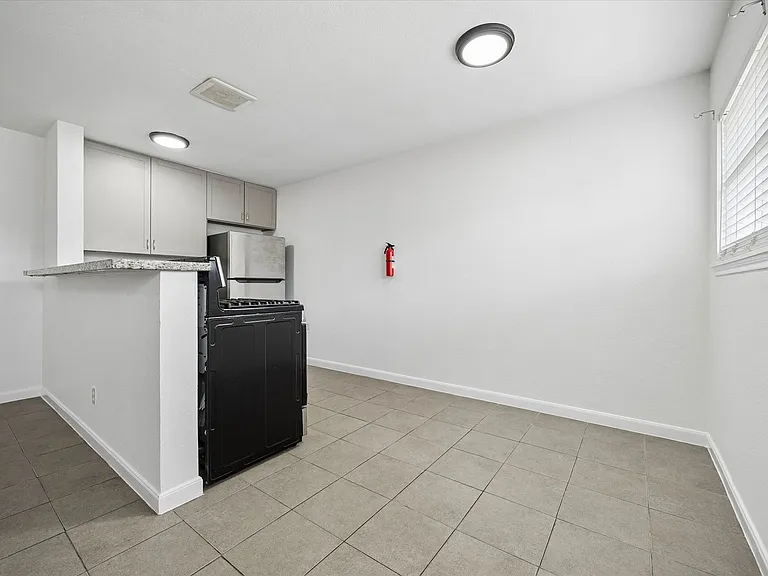 5102 Academy — Photo 4