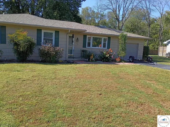 107 S Cherokee Ave, Clinton, MO 64735