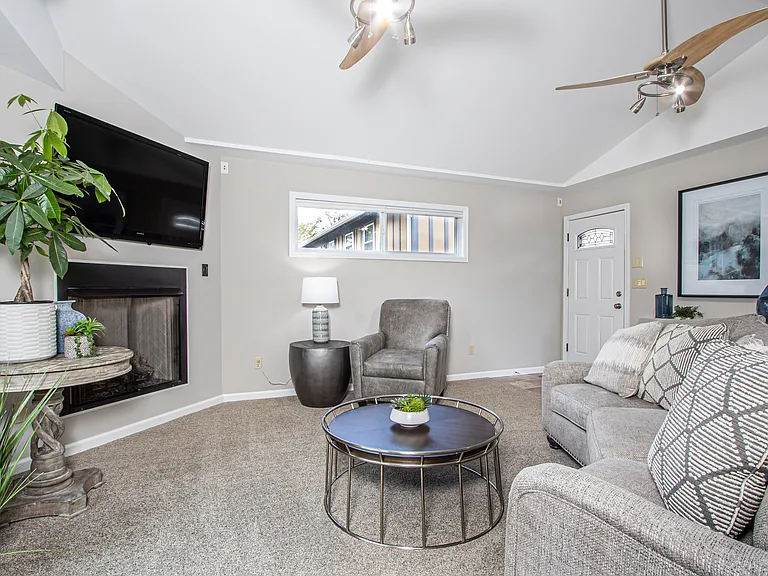 342 Fury Dr — Photo 16