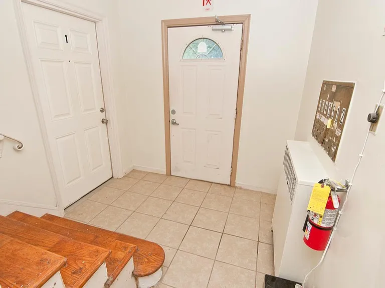 2921 Marshall Ave #2 — Photo 4