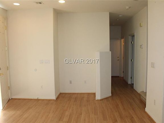 3rd image of 7534 Orchard Pine St