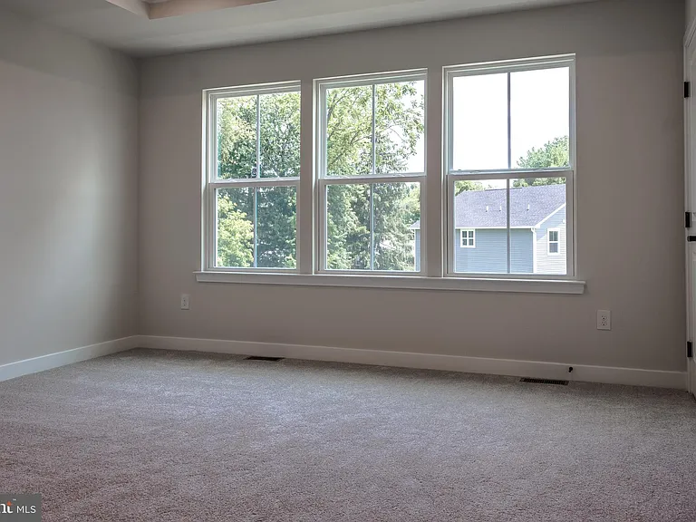 6 Foxwood Dr — Photo 24